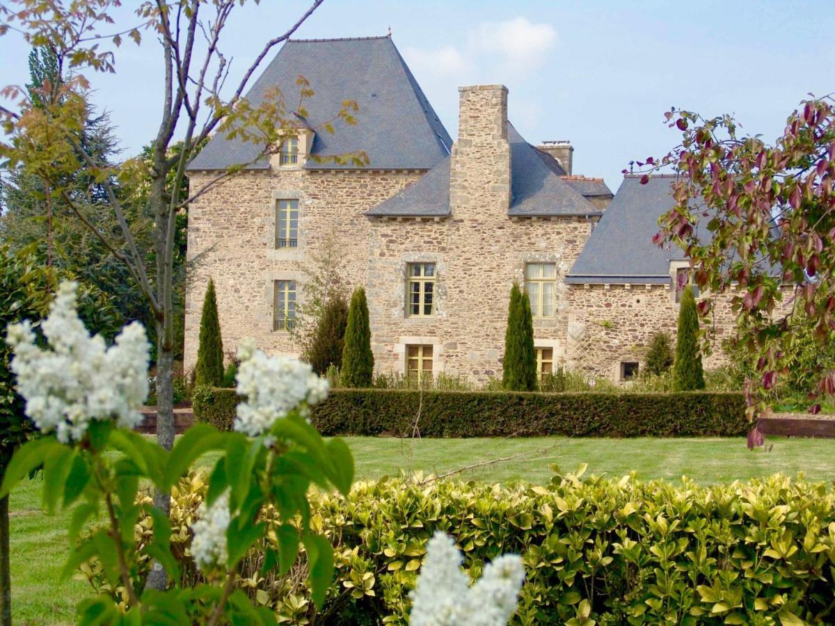 B&B Le Plessix - Manoir Le Plessix Madeuc Corseul Esterno foto